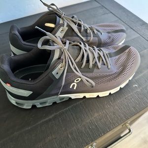 Cloud flow running shoes